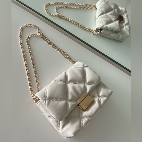 Tan Beige Gold Chain Puffer Quilted Purse - Picture 4 of 6